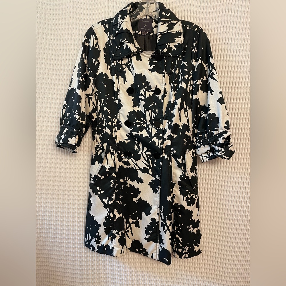 Quarter length sleeve floral trench coat/dress